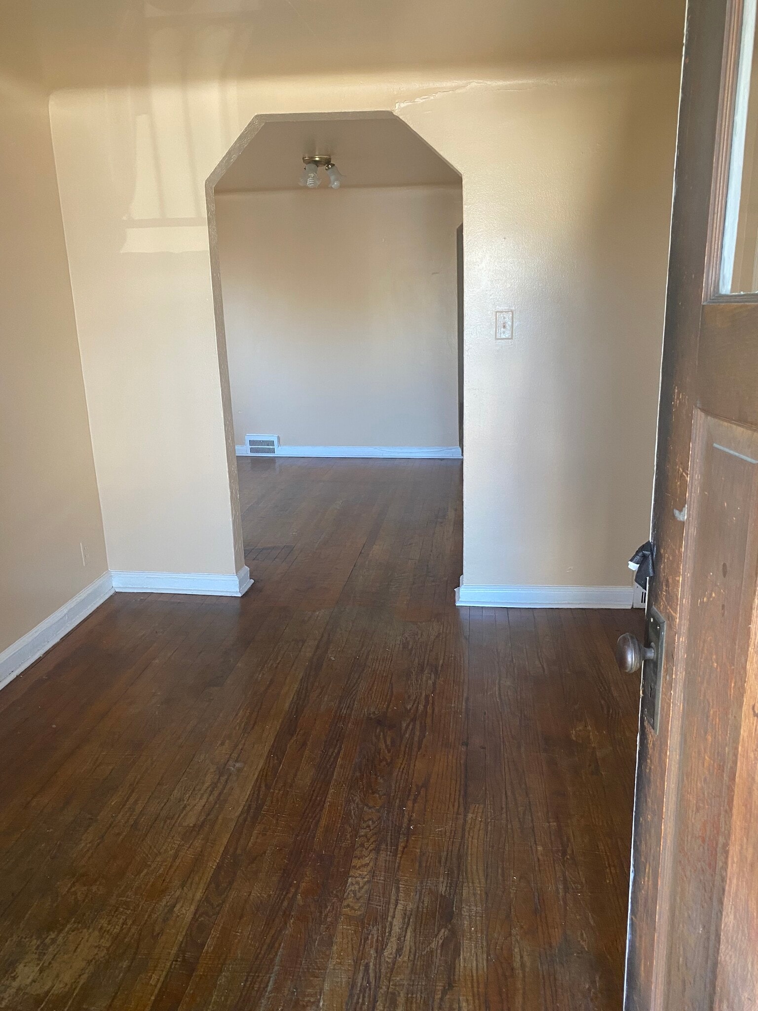 Building Photo - 5134 Caniff Ave