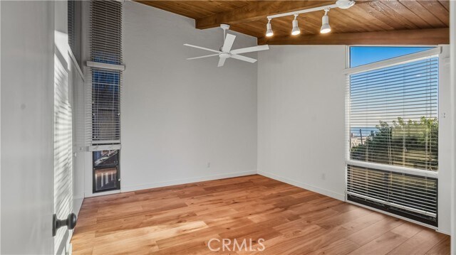 Building Photo - 2101 Glenneyre St