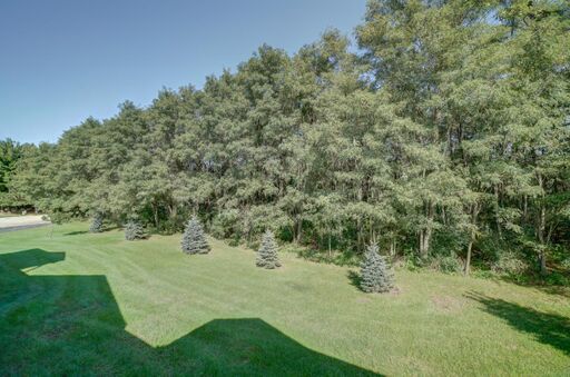 Beautifully Landscaped Grounds - 2825 Northridge Dr