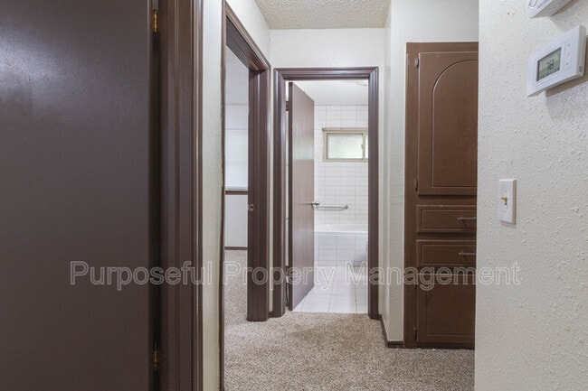 Building Photo - 9317 N Sherwell Dr
