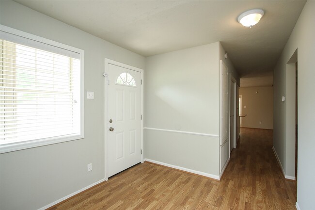 Building Photo - 30115 Misty Meadow Dr