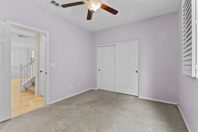 Building Photo - SE!! Pebble and Pollock!! Crystal Springs!...