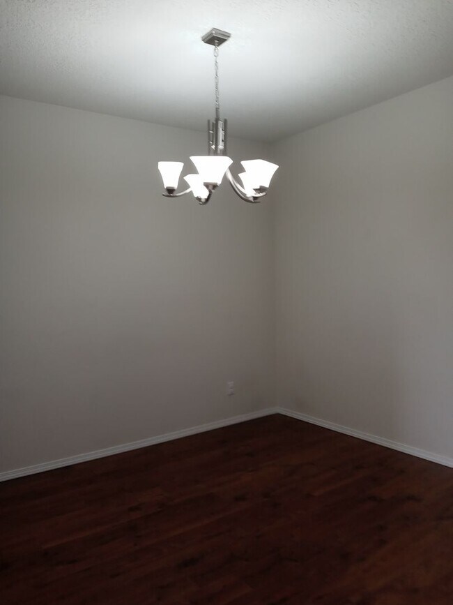 Building Photo - FOUR BEDROOMS!