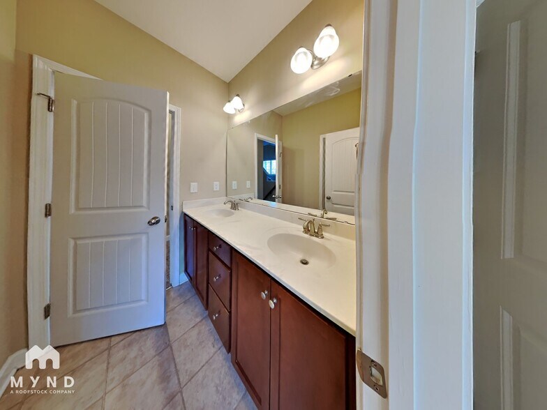 Building Photo - 24 Cedar Grove Ct