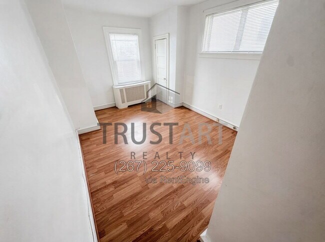 Building Photo - 148 W Spencer St