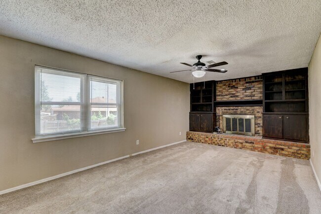 Building Photo - 5 bed 2 bath home in Moore,OK