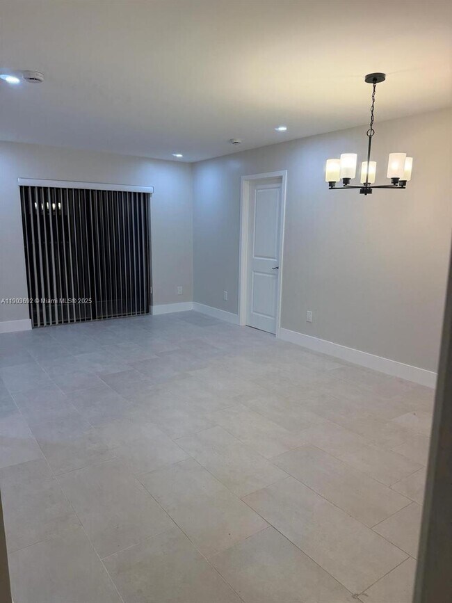 Building Photo - 9716 Hammocks Blvd