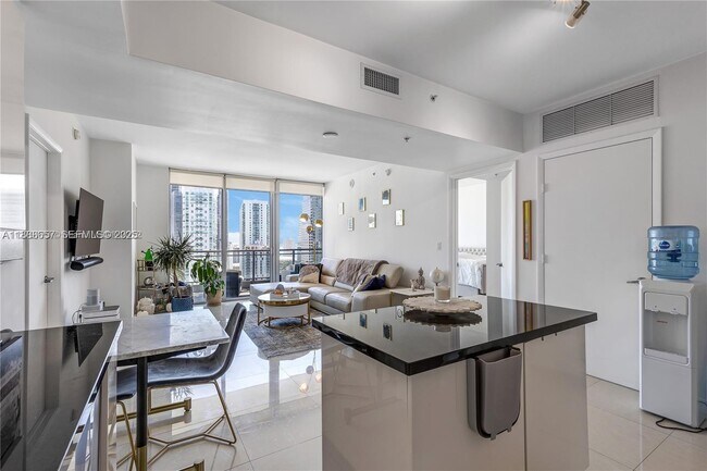 Building Photo - 92 SW 3rd St