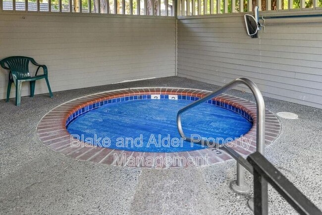 Building Photo - 4000 Carman Dr