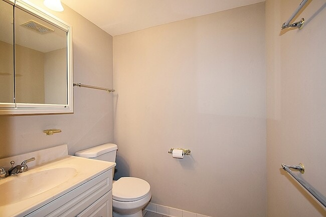 Building Photo - 1191 Meadow Ln