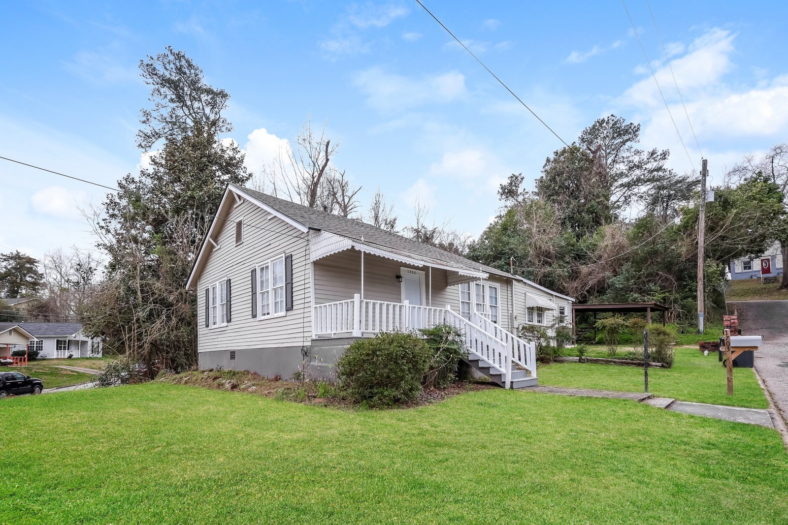 Building Photo - 1703 Pine St