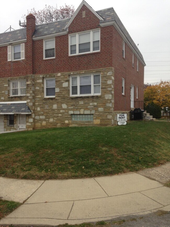 Primary Photo - 1975 Beyer Ave