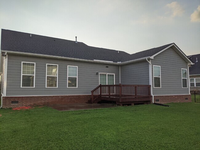 Building Photo - "Charming 2601 sq ft Rental Property in Franklin, TN - w/pool