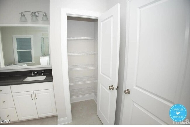 Building Photo - 628 Gold Coast Dr