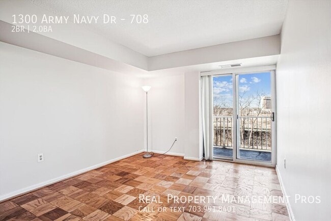 Building Photo - 1300 Army Navy Dr