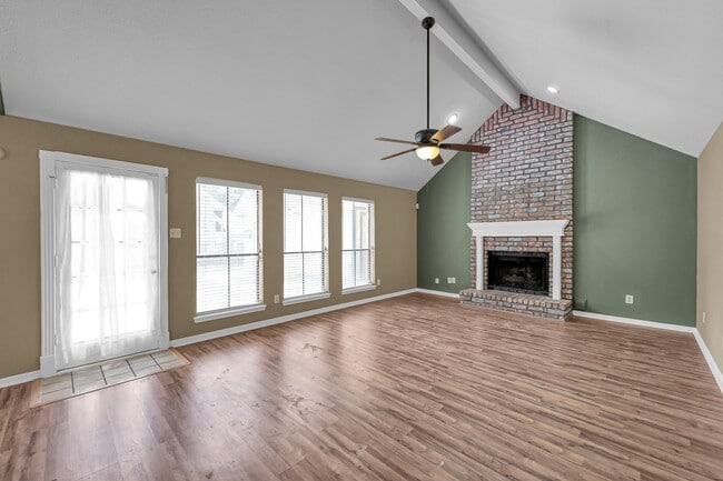 Building Photo - 3519 El James Dr