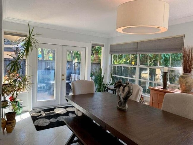 Building Photo - 3230 Aqua Vista Dr