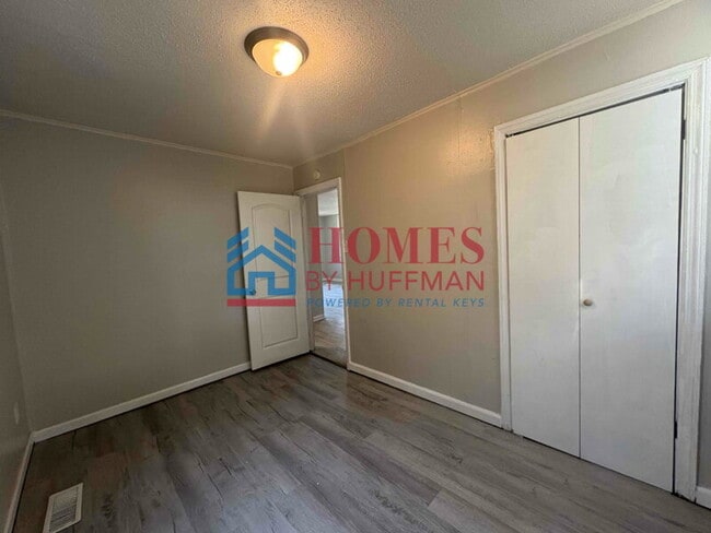 Building Photo - Three Bedroom | House | Pet Friendly
