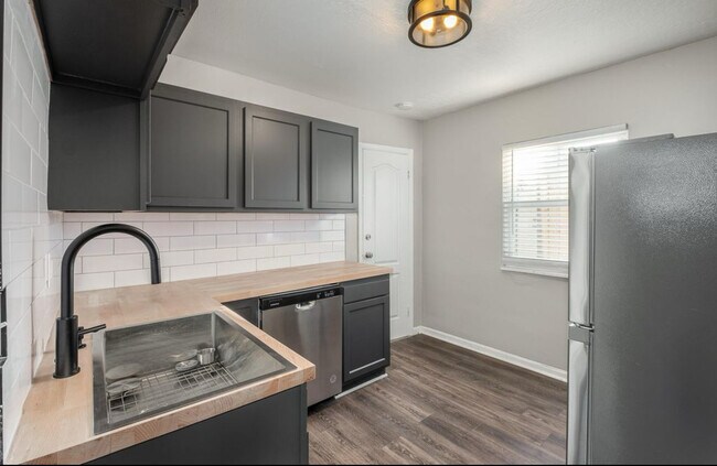 Building Photo - OX Properties