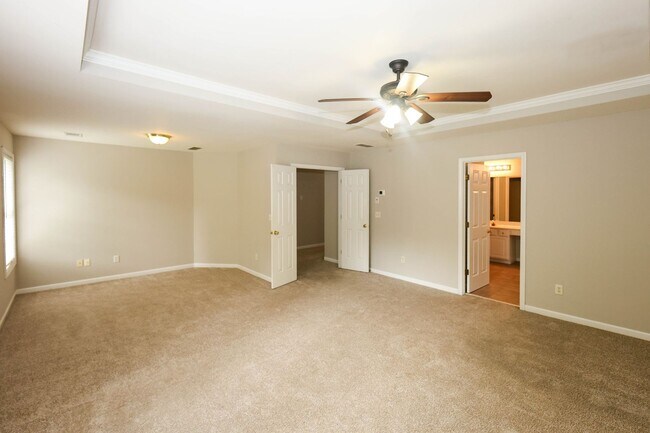 Building Photo - 2895 Haynes Club Cir SW