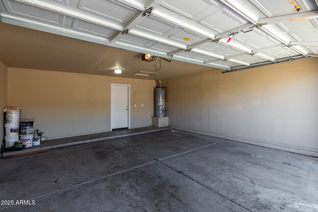 Building Photo - 13861 W Elm St