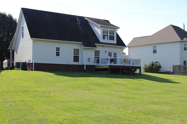 Building Photo - Coming Soon in Farragut!