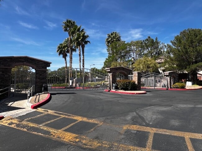 Building Photo - 3 Bedroom Condo - Gated - Summerlin - Detached Garage- New Carpet