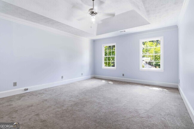 Building Photo - 275 Sageglen Rd