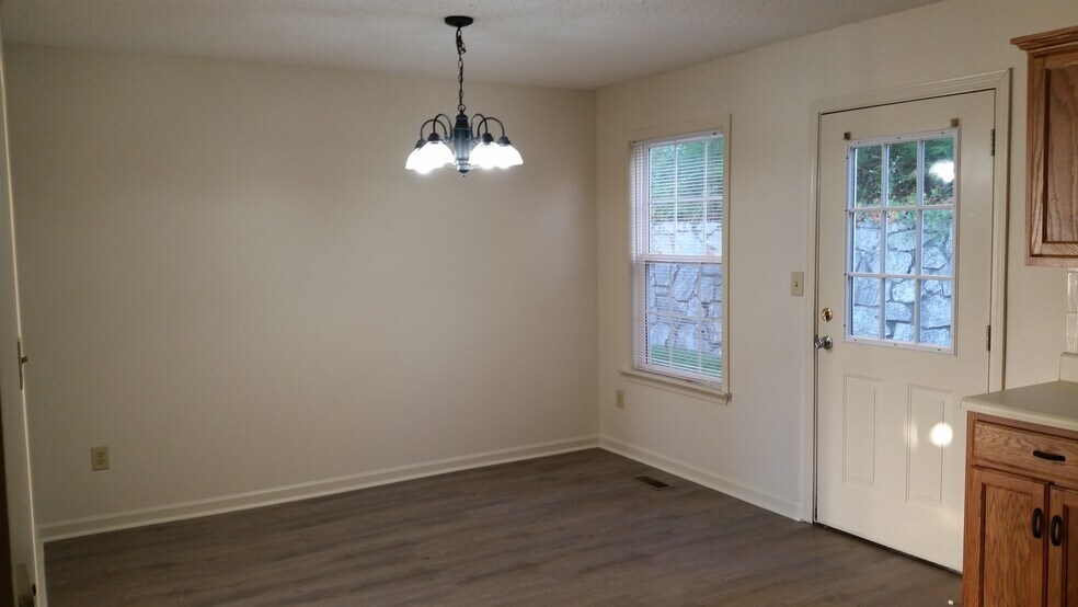 Dining Room - 626 Wilderness Trl