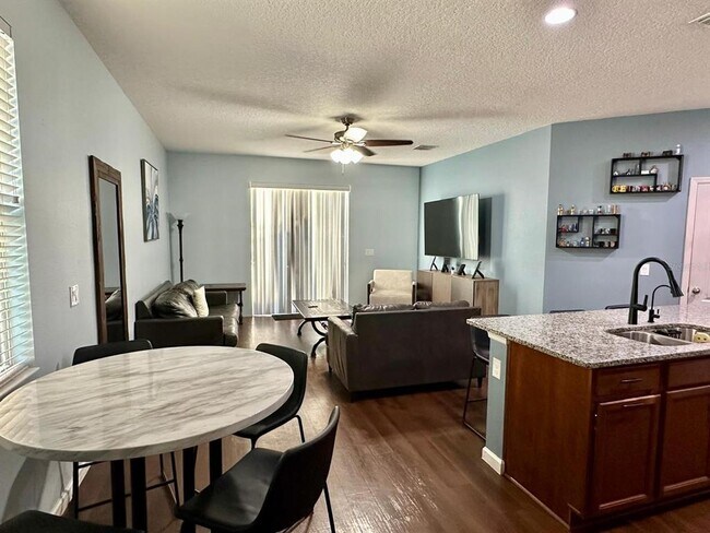 Building Photo - 3222 Stratton Cir