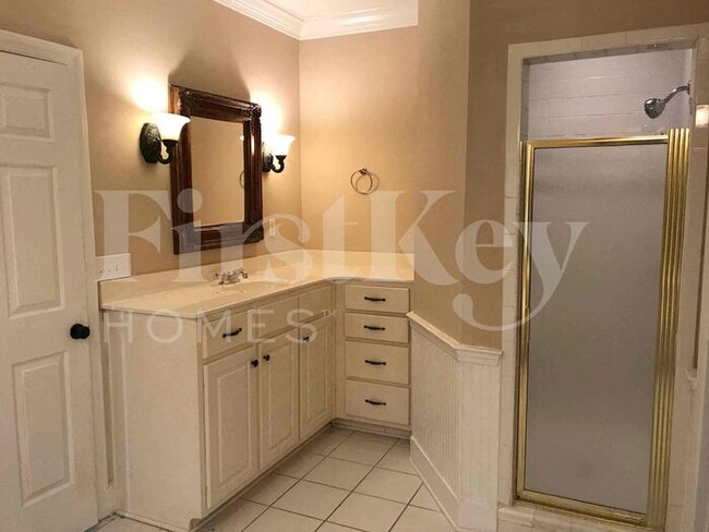 Building Photo - 1609 Flat Rock Dr SW