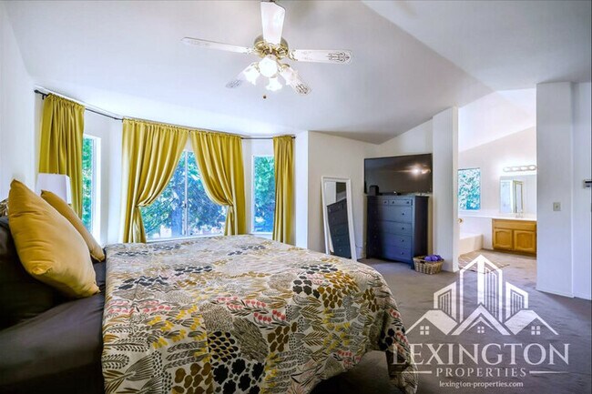 Building Photo - Gorgeous, 4BD/3BA, Home in Esteemed Laguna Neighborhood, Elk Grove, near Kloss Park!