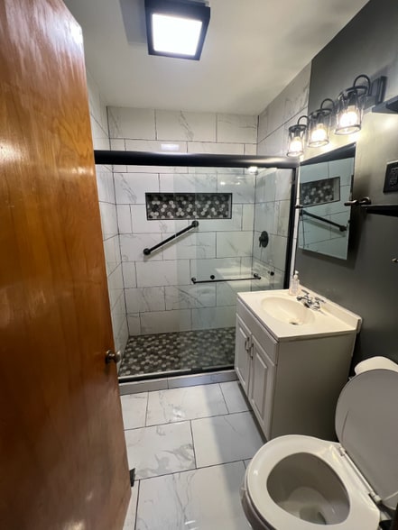 Building Photo - 7529 W Grantosa Dr