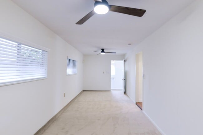 Building Photo - Spacious One Bedroom Single Family Home wi...