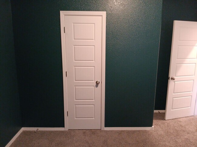 Building Photo - Beautiful 3 bedroom, 2 bathroom in Rio Rancho! Showings available NOW!