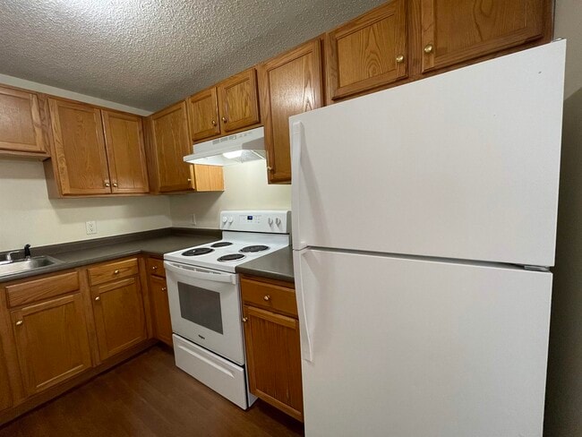 Building Photo - 96 Powers St