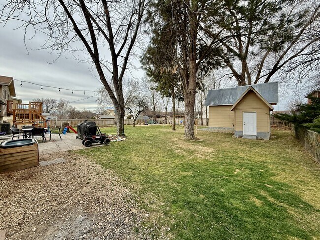 Building Photo - 2565 N 3rd E St