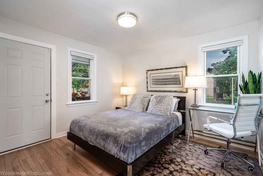 Fully Finished 1 or 2 bd, parking, balcony - 9003 Bronx Ave