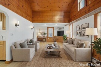 Building Photo - 92 Main St