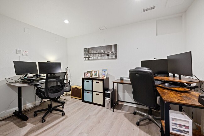 Building Photo - 2780 Perry St