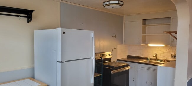 Building Photo - 867 Gainsboro Rd