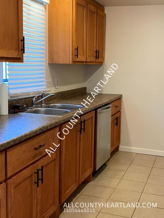 Building Photo - 1401 N Independence Ave