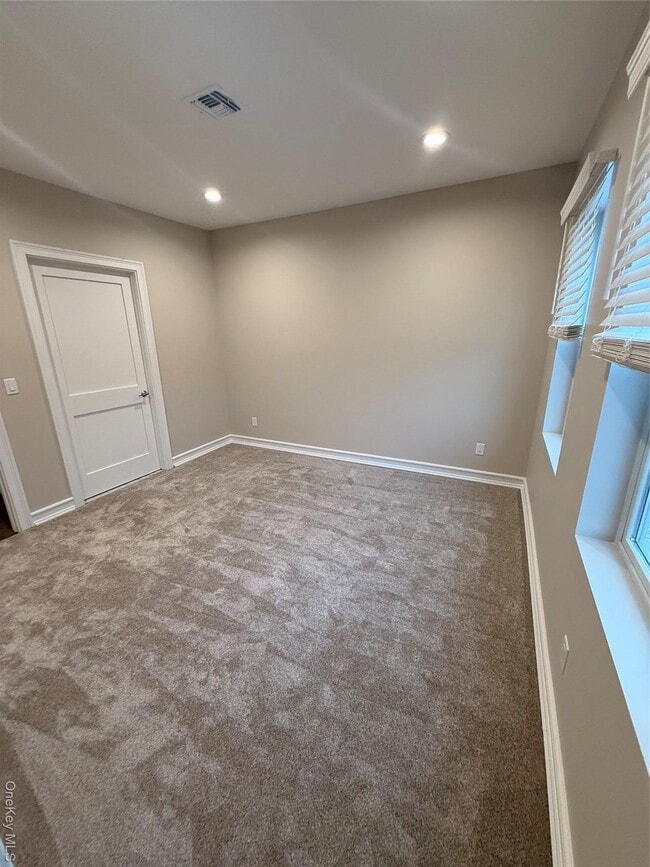 Building Photo - 122 Greenwich Ave