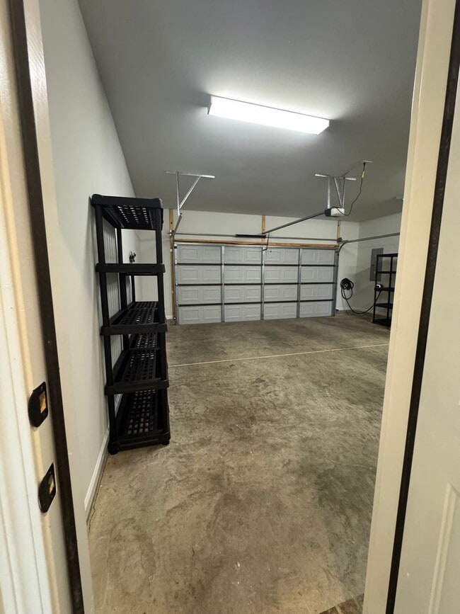 Building Photo - 203 Rye Cir