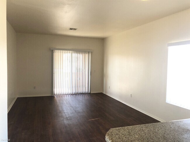 Building Photo - 2200 E Donlon St