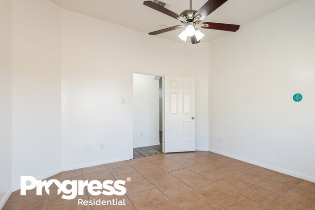 Building Photo - 4030 Jan St