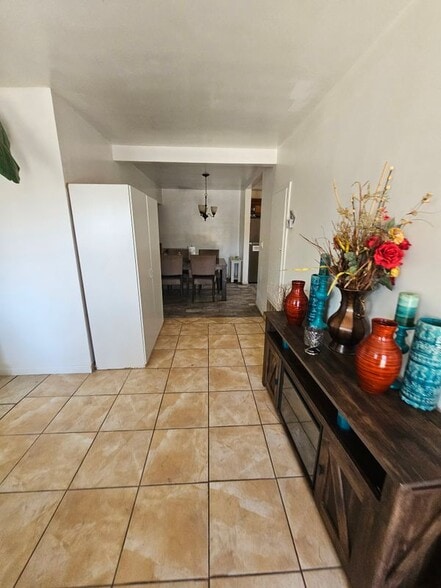 Building Photo - 6623 Almeria Ave