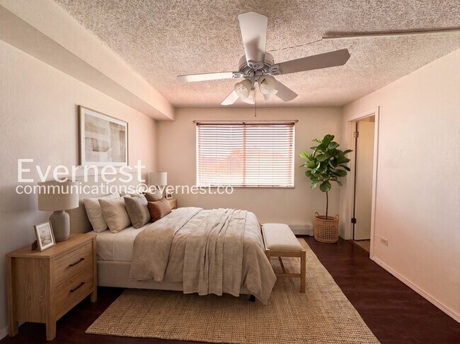 Building Photo - 2 Bed/2 Bath Condo with Modern Amenities / Available Soon!