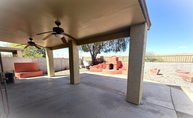 Building Photo - Cute 3-bedroom 2-bathroom home