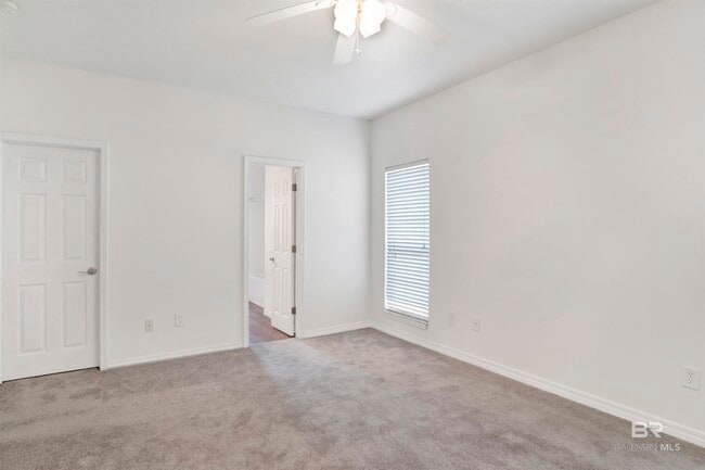 Building Photo - 33171 Stables Dr